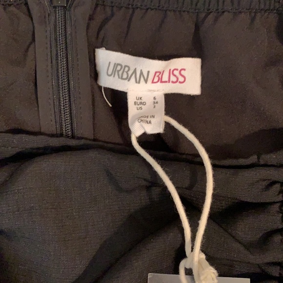 Black mini dress - Picture 3 of 4